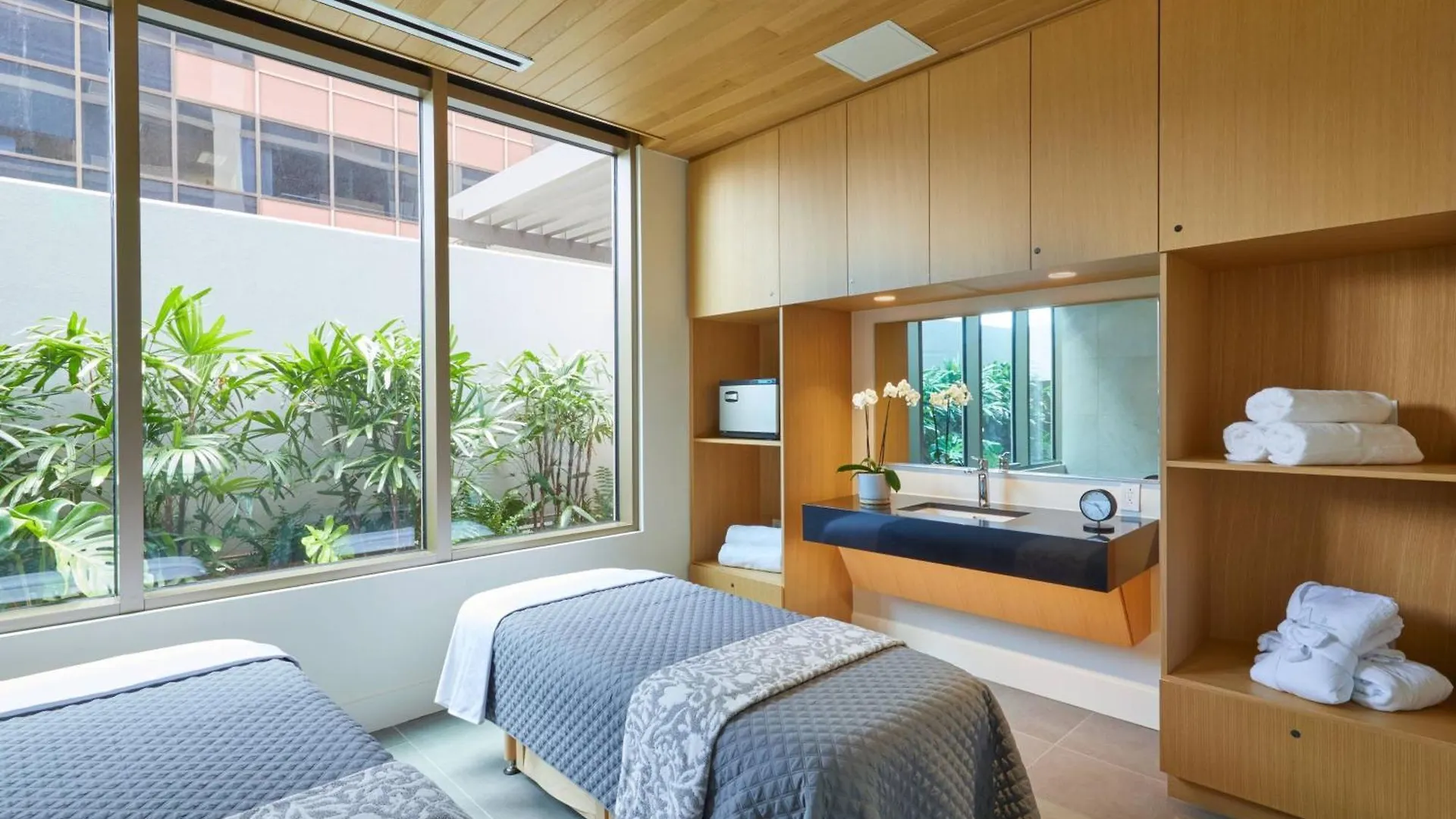 Renaissance Honolulu Hotel & Spa